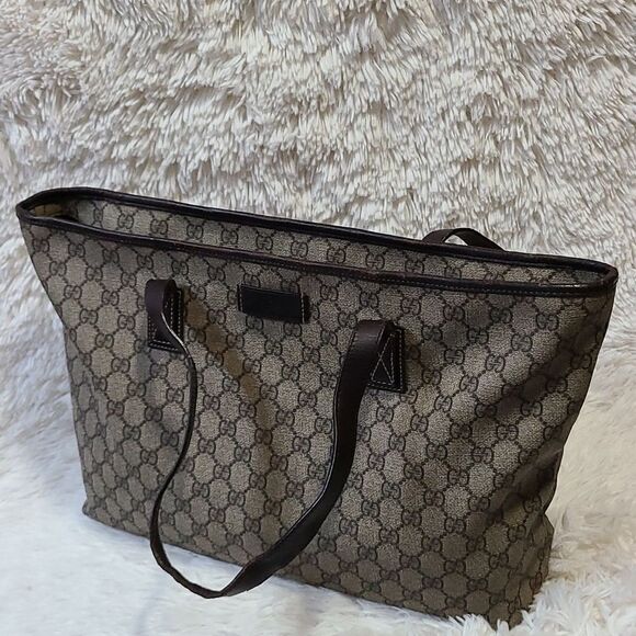💯 Authentic Gucci Tote Bag 🍀 - Picture 2 of 16